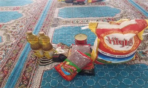 توزیع بسته های معیشتی و تحصیلی در بوانات