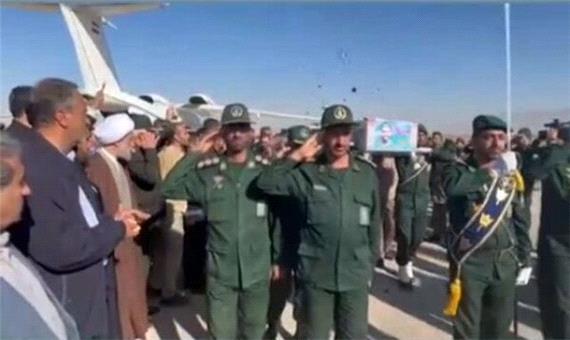 شهروندان جهرم با پیکر شهید مدافع حرم وداع کردند