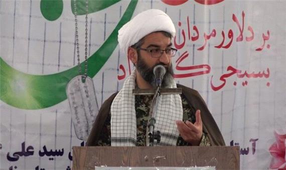 اسلحه و زبان 2 ابزار دشمنان در نبرد با جبهه حق است