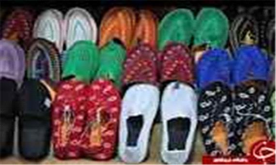 نفس‌های آخر گیوه‌دوزی در قطب صنایع دستی فارس