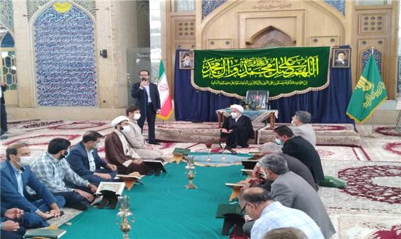 امام جمعه شیراز: مدیران برق فارس جامعه را به سمت مصرف بهینه هدایت کنند