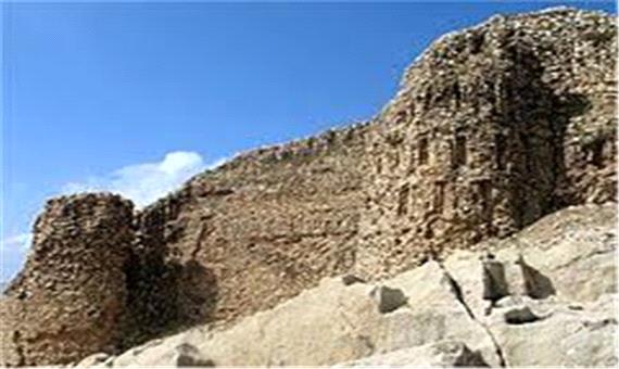 قلعه دختر بیشاپور کازرون نیاز به حصار کشی دارد