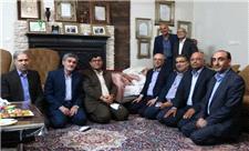 دیدار وزیر علوم با استاد پیشکسوت شیمی در شیراز