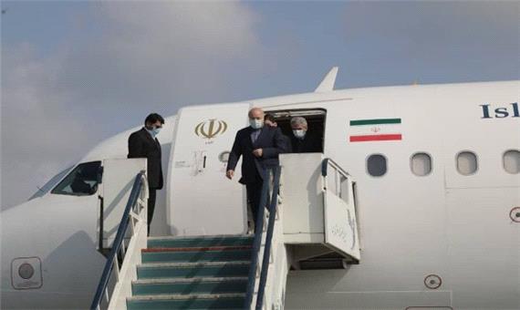 رئیس مجلس شورای اسلامی وارد فرودگاه لامرد شد