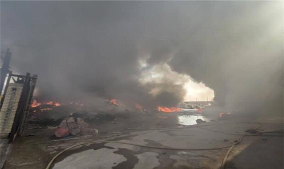 آتش سوزی انبار قطعات الکترونیکی دلیل مشاهده دود درآسمان شیراز است