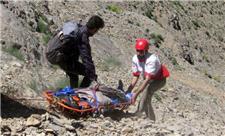 امدادگران هلال احمر جهرم یک کوهنورد را نجات دادند
