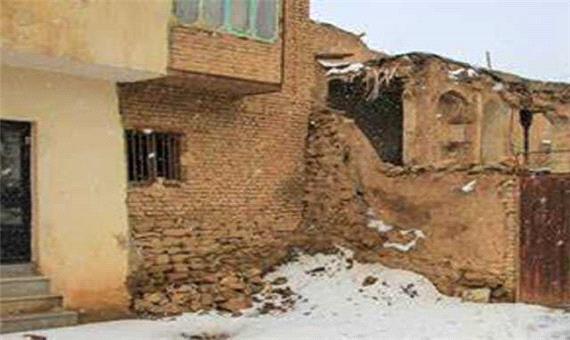 تخریب تعدادی از خانه‌های روستایی کوهرنگ بر اثر بارش برف
