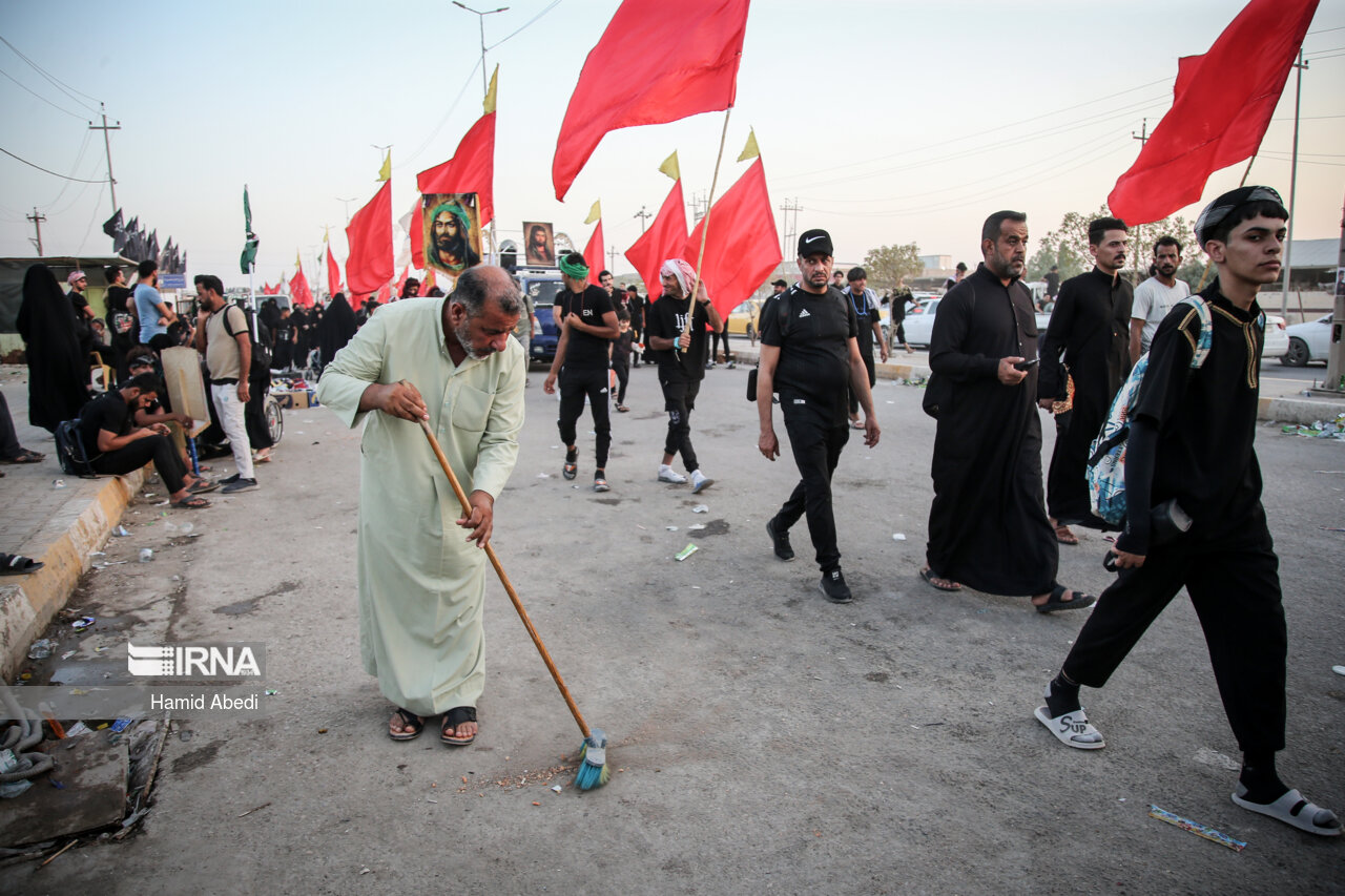 تحلیل رهبر انقلاب از نگاه «دستپاچه، خصمانه و بلاهت‌آمیز» دشمنان به راهپیمایی اربعین
