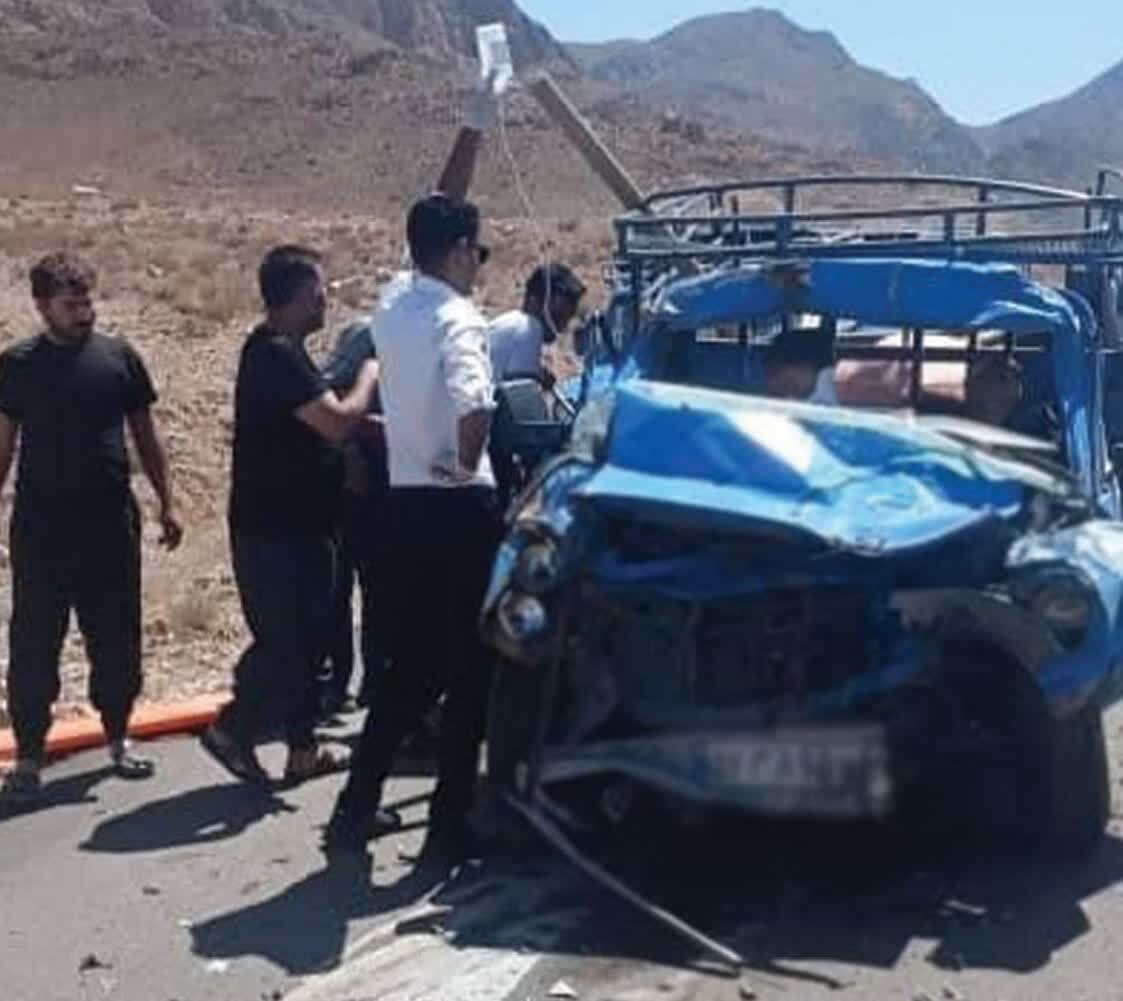 تصادف نیسان با تریلر در جاده نی‌ریز به سیرجان