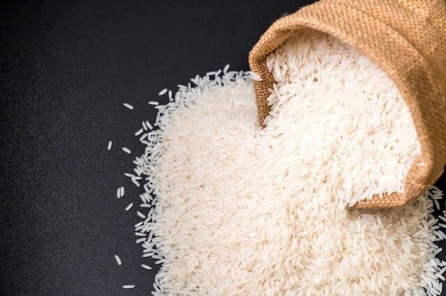 تخلف عجیب در واردات برنج پاکستانی با نرخ دولتی و عرضه با نرخ آزاد