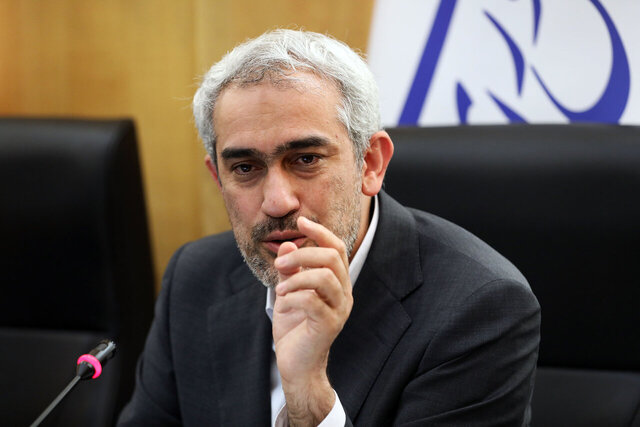 وزیر اقتصاد: برنامه‌هایی در حال اجرا داریم که بورس را به بازاری امن تبدیل می‌کند