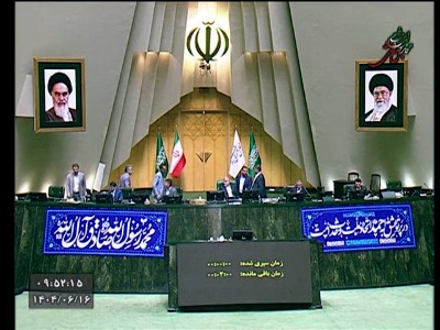 رئیس کمیسیون اصل ۹۰ مجلس: دولت نمی‌تواند ۱۰۰ درصد سهام ایران‌خودرو و سایپا را واگذار کند
