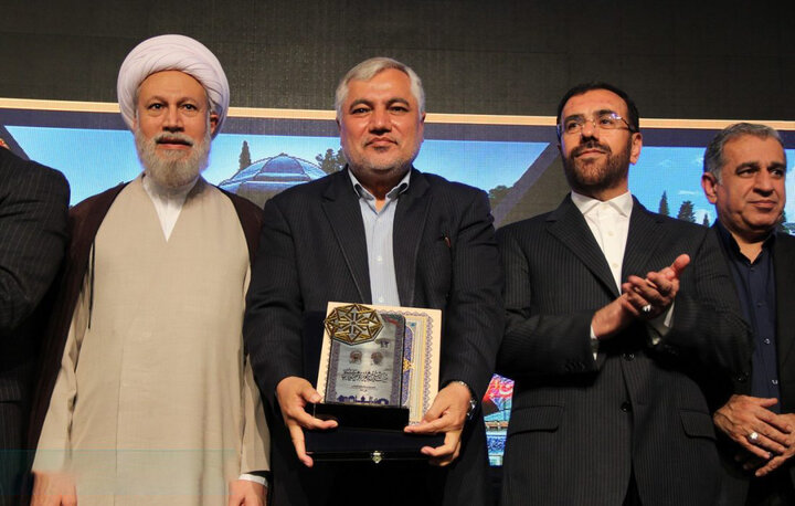 کمیته امداد امام خمینی(ره) فارس دستگاه برتر در جشنواره شهید رجایی شد