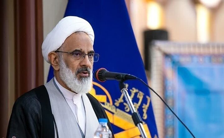 حاجی صادقی: دین مانع باختن در دنیا و وحدت رمز پیروزی است