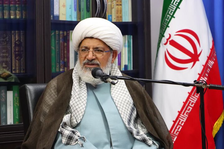 وظیفه عقیدتی سیاسی پررنگ کردن مبانی دین در جامعه است