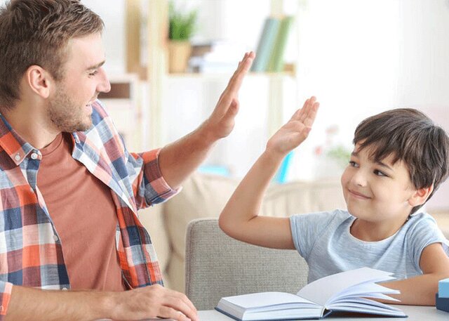 توصیه های مفید یک روانشناس کودک به والدین برای نحوه برخورد با ویژگی های منفی فرزندشان