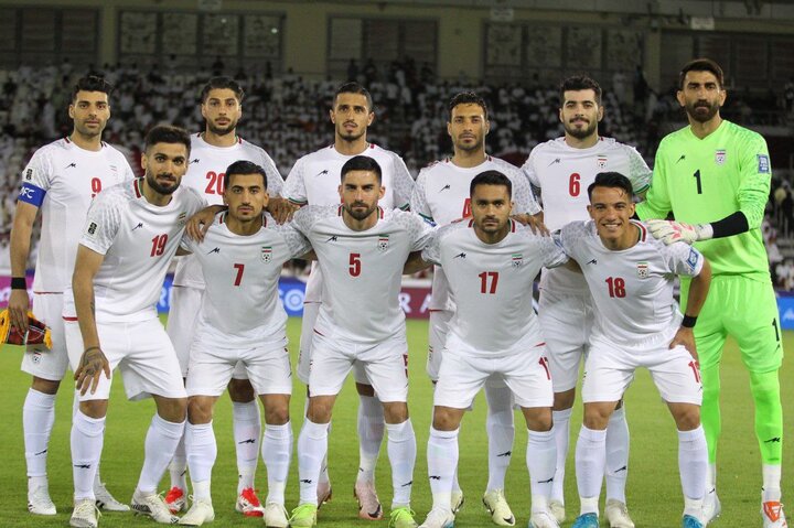 پیراهن سفید بر تن تیم ملی فوتبال ایران مقابل روسیه