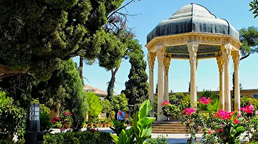 مراسم بزرگداشت حافظ ، امشب با حضور وزیر فرهنگ در شیراز