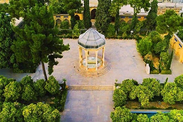 بازدید آرامگاه حافظ در روز ۲۰ مهر رایگان شد