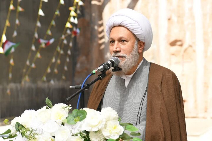 آیت الله دژکام: آبادی، سربلندی و عزت شیراز از حرم شاهچراغ(ع) است