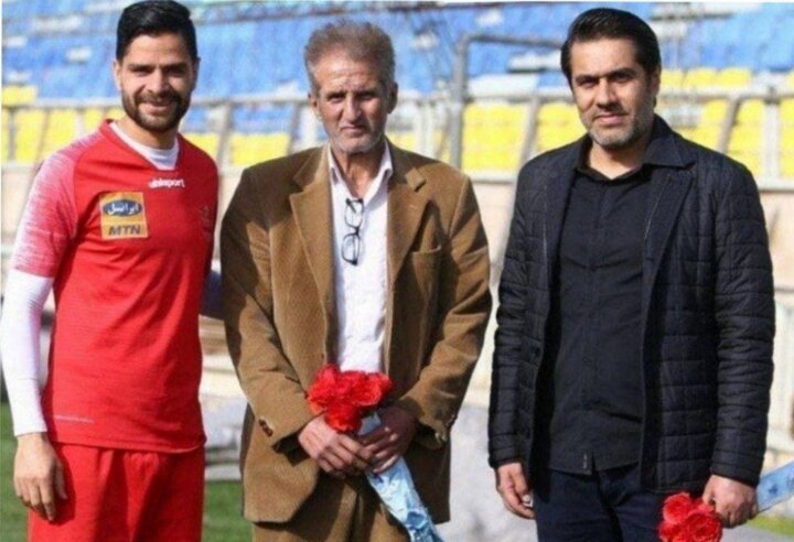 بازوبند مشکی پرسپولیس برای یک پیشکسوت