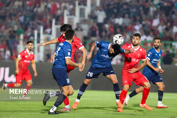مخالفت باشگاه پرسپولیس با انتخاب شیراز برای میزبانی دربی