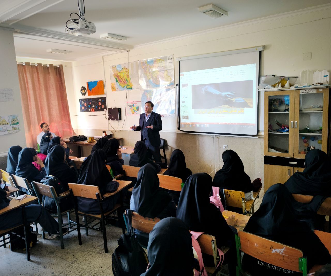 پدافند غیرعامل در مدارس صدرا مشق شد