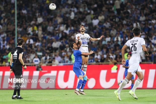 برد استقلال در نیمه اول دیدار با آلومینیوم؛ خارجی ها به درد بخور شدند