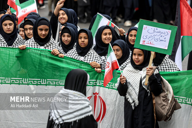 ملک مکان: اجتماع‌ مردمی یوم الله ۱۳ آبان در فارس برگزار می‌شود