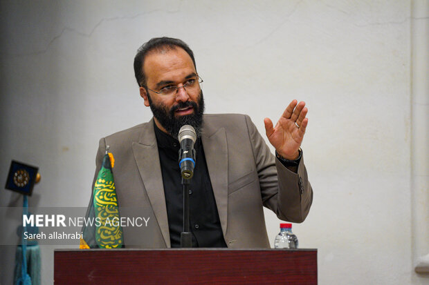 طاهریان: نشان «حبیب» بر سینه فعالان هنری و فرهنگی فارس قرار گرفت