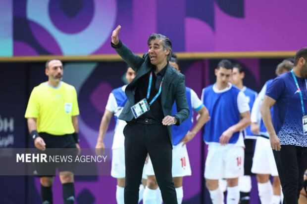 شمسایی: داور در حد بازی بزرگ نبود/ هیچ چیز مقدس‌تر از پرچم ایران نیست