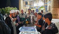 استقرار چایخانه حضرت رضا علیه السلام در ایام فاطمیه در شهرستان سروستان