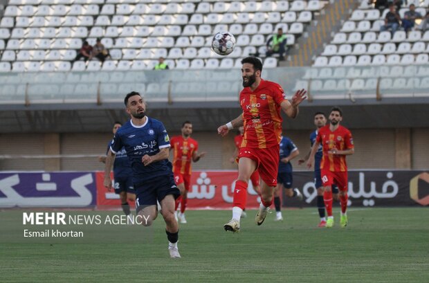 فولاد و پیکان؛ تقابل تیم‌هایی با خاطرات دور از پیروزی