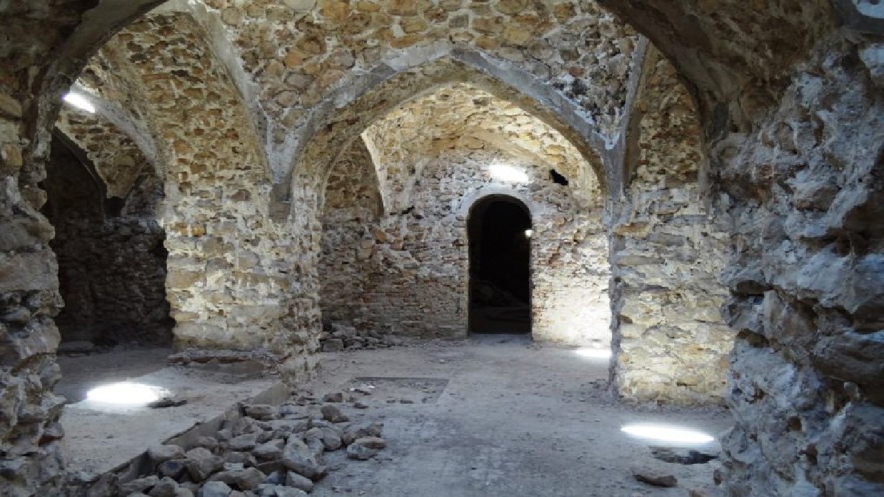 ملابابا لباس نو بر تن می کند