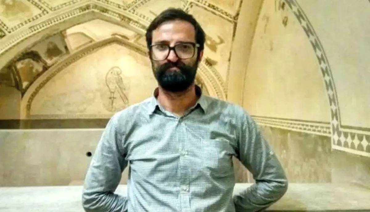 یک نفر اینجا خودش را کشت