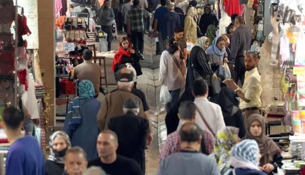 پرونده مذاکره بسته شد، برای مشکلات مردم چه برنامه‌ای دارید؟