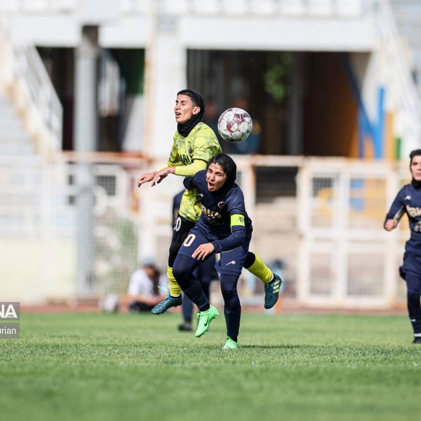 فوتبال بانوان فارس بی‌پناه شد