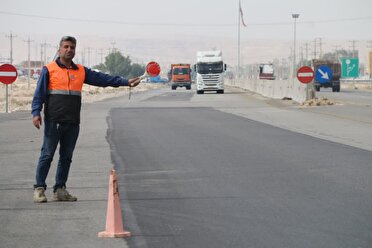 ۱۰ کیلومتر از جاده لار به بندعباس زیر بار ترافیکی رفت