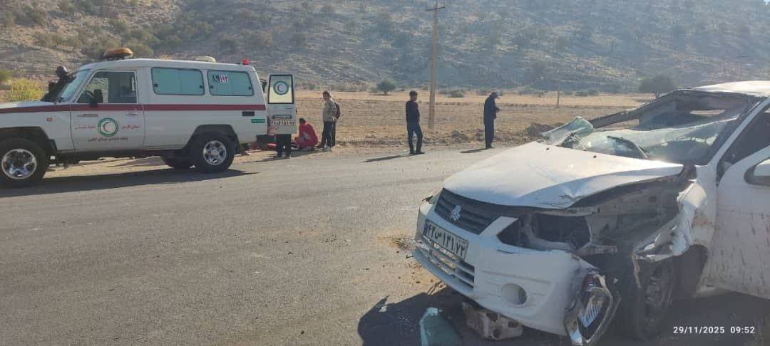 واژگونی سواری در جاده قائمیه به نورآباد با ۲ مصدوم