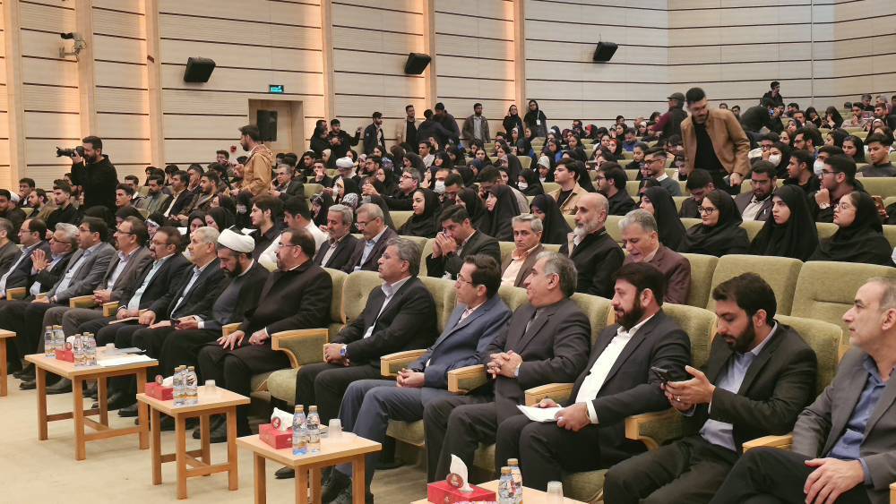 استاندار فارس: دانشجو موتور محرکه جامعه است