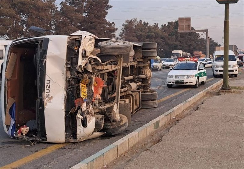 واژگونی پژو در جهرم ۳ قربانی و ۱۰ مصدوم بر جا گذاشت