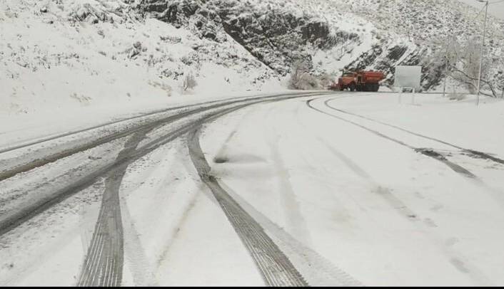 آغاز فعالیت سامانه بارشی در فارس؛ بارش پراکنده برف در ارتفاعات