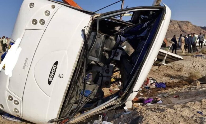 دستور استاندار فارس برای ارتقای ایمنی مسیر  واژگونی اتوبوس جاده کوار به شیراز