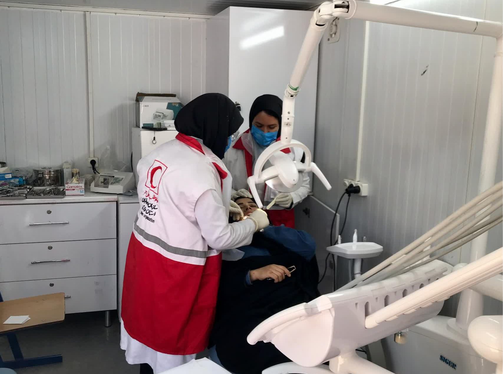 خدمات کاروان سلامت هلال‌احمر کوه‌چنار به بیماران