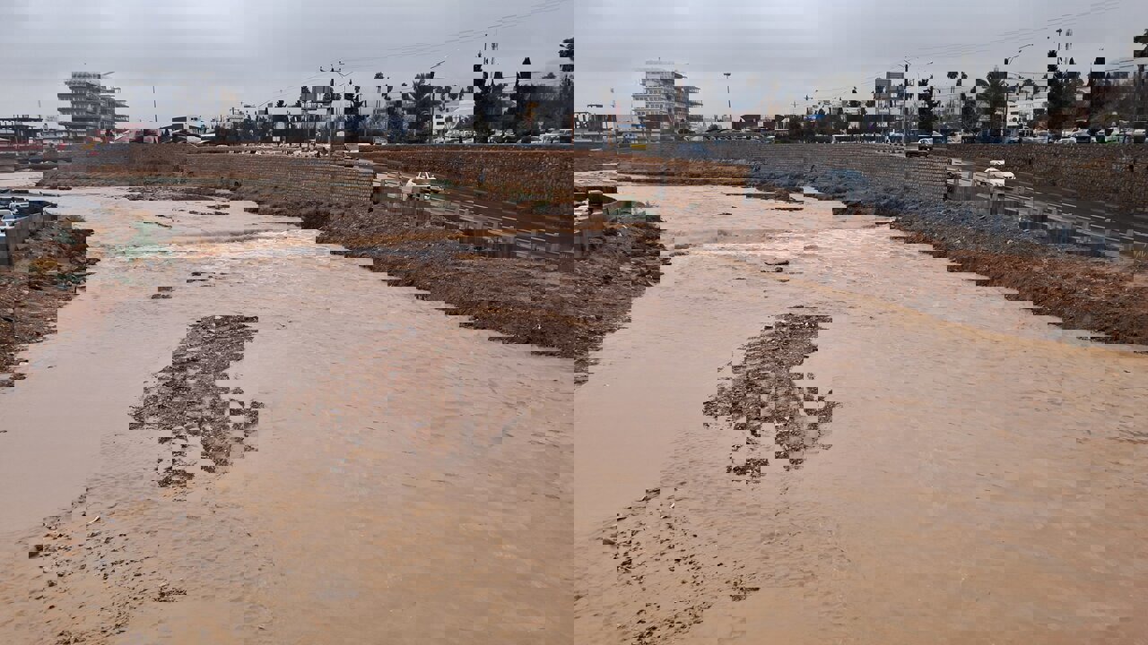 جریان آب در رودخانه خشک شیراز پس از بارندگی