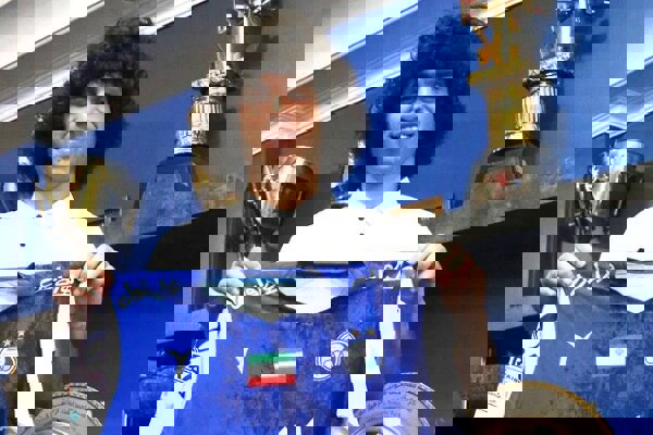 توافق احتمالی استقلال با یک بازیکن و امیدواری به بازشدن پنجره بسته