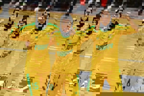 لغو بازی استقلال و ناکامی رقبا در رسیدن به صدر