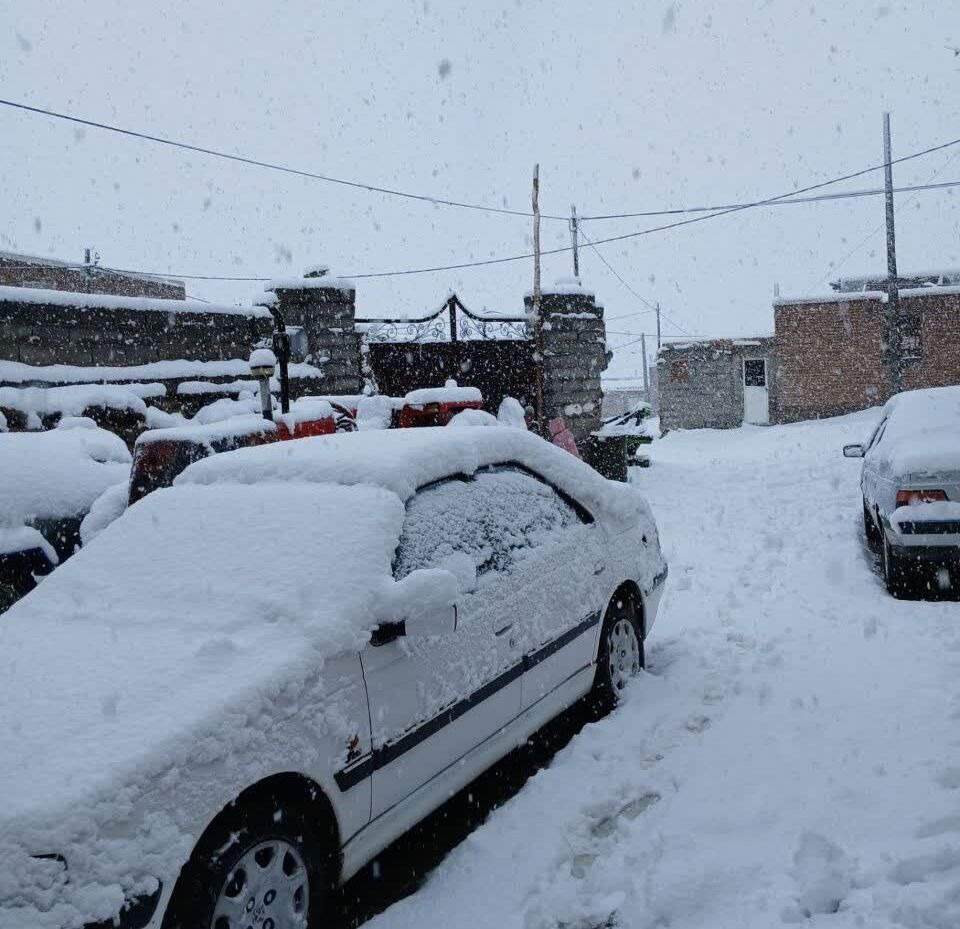 غیر حضوری شدن مدارس و دانشگاه های اقلید در پی بارش سنگین برف