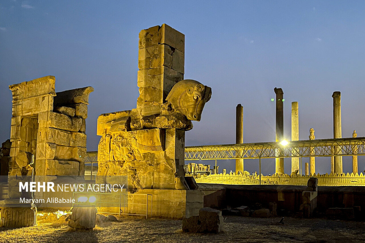تخت‌ جمشید میزبان آیین ملی شب یلدا