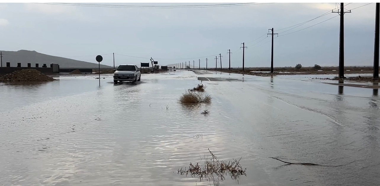 مسدود بودن راه ارتباطی نورآباد به وراوی پس از ۶ روز